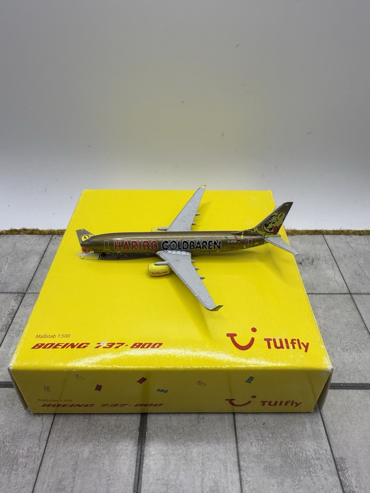 Herpa Wings 1:500 TUI 737-800 Goldbären