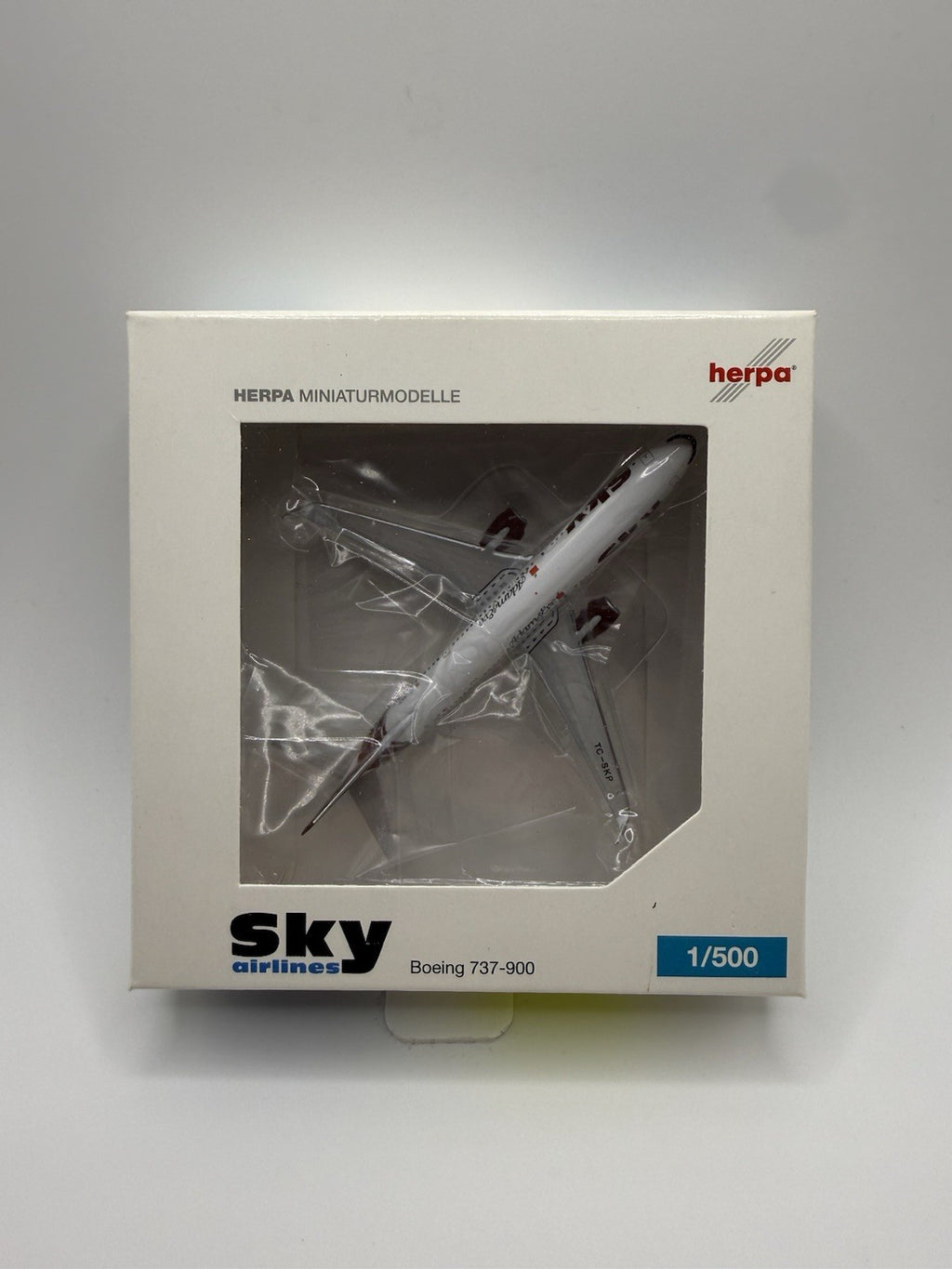 Herpa Wings 1:500 Sky Airlines 737-900