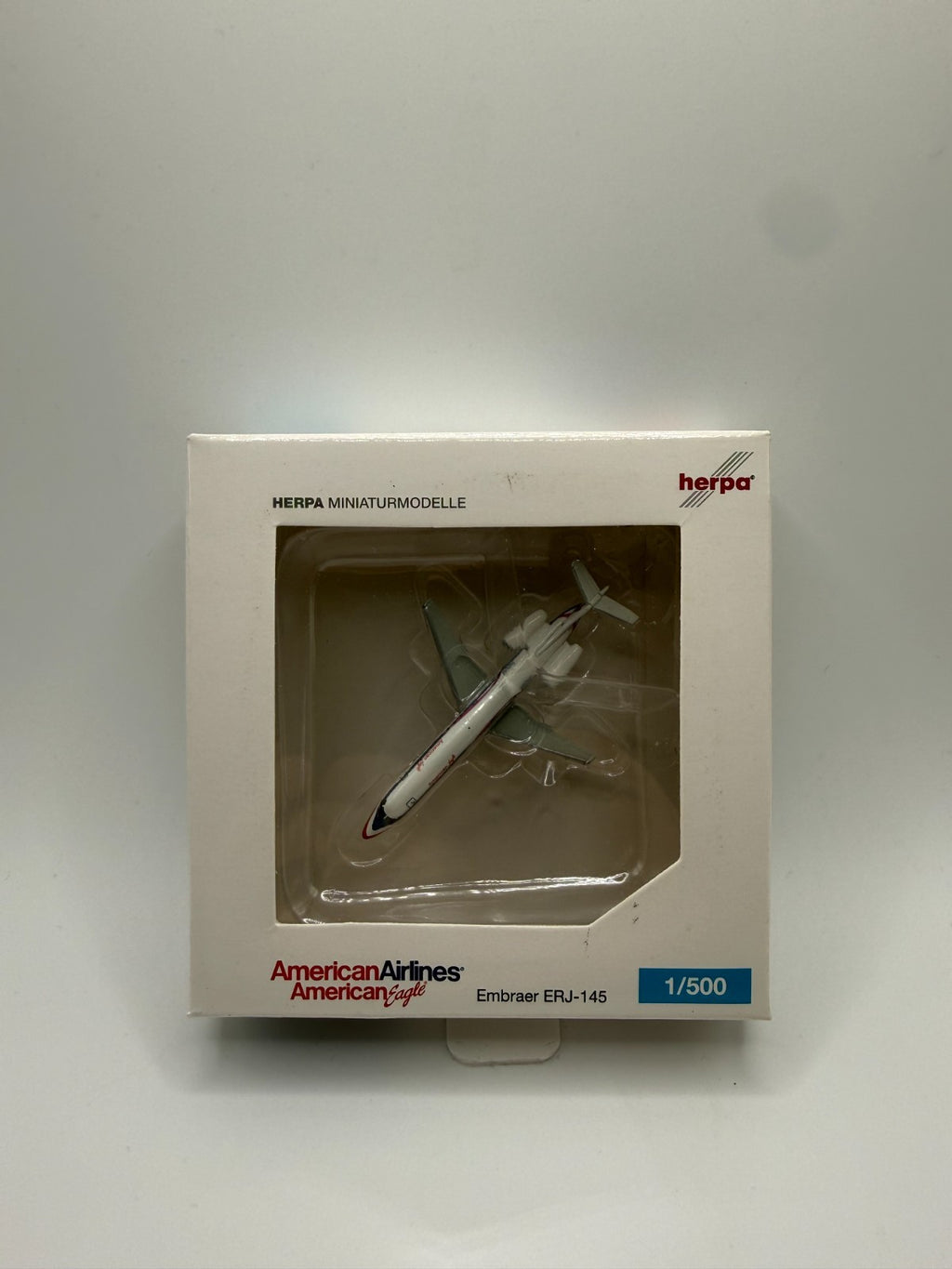 Herpa Wings 1:500 American Eagle ERJ-145