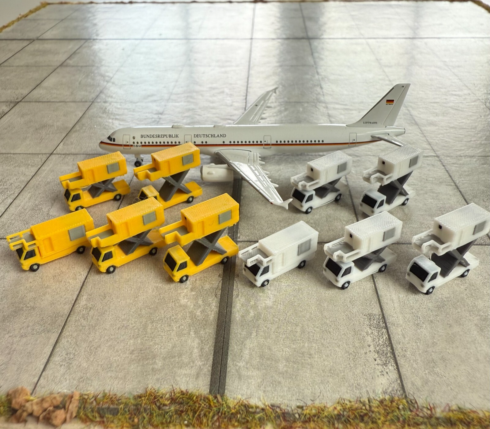 für Herpa Wings 1:500 / 1:400 10x Catering vehicles  GSE / Airport Accessoires