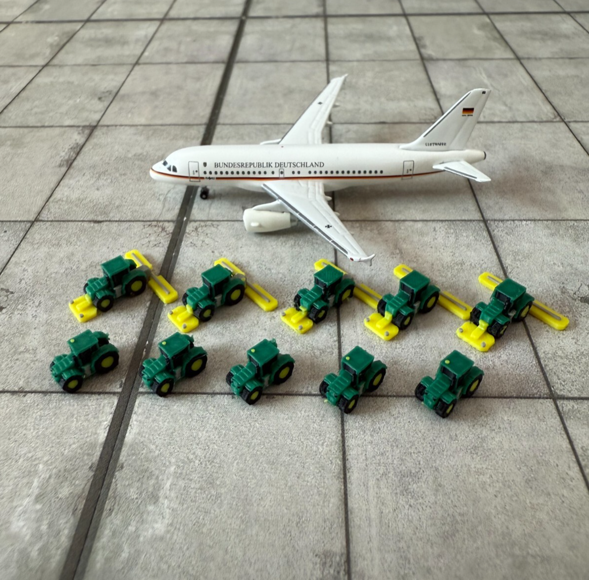 für Herpa Wings 1:500 / 1:400 10x Rasenmäher Lawn mower Tractor GSE /Airport