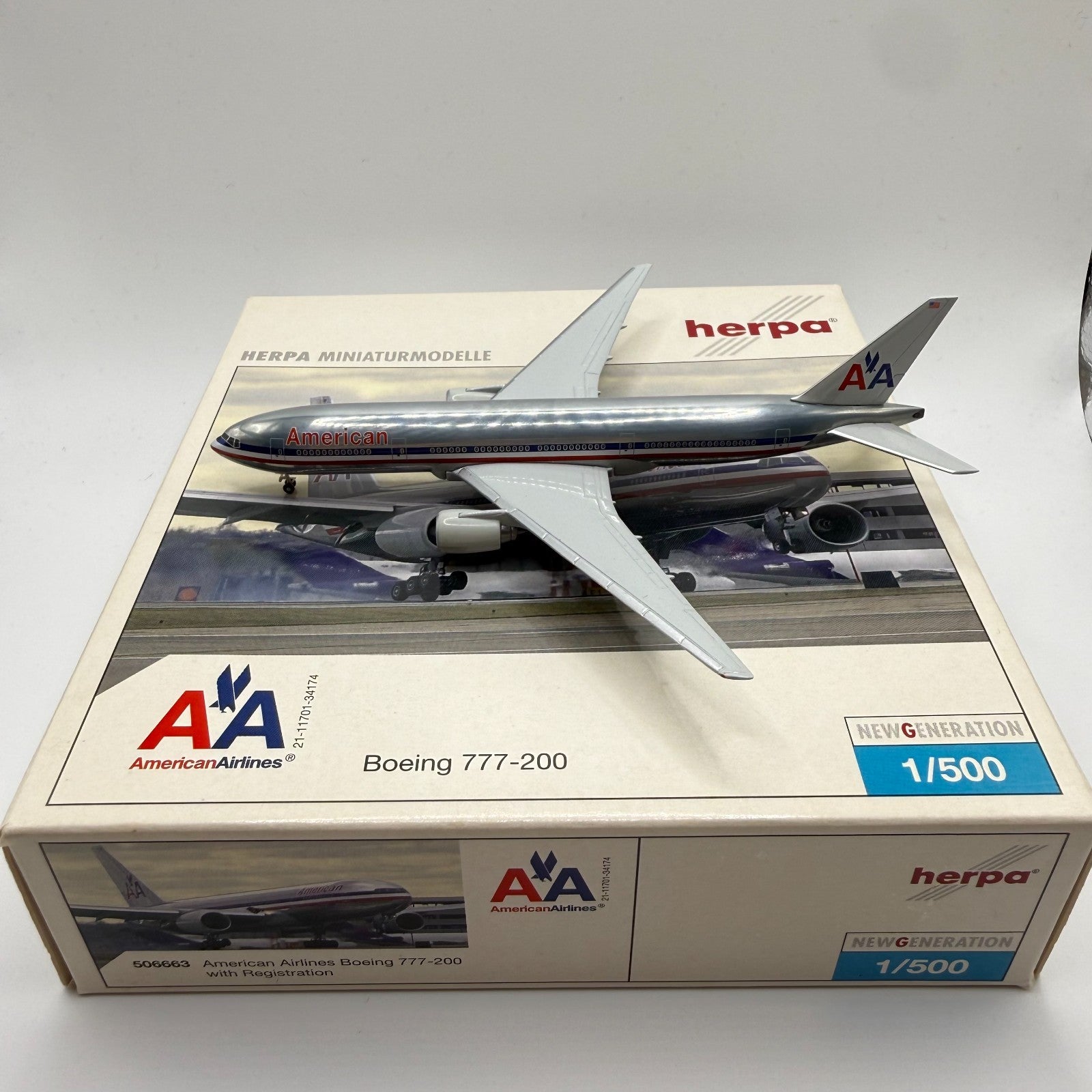 Herpa Wings 1:500 American Airlines 777-200