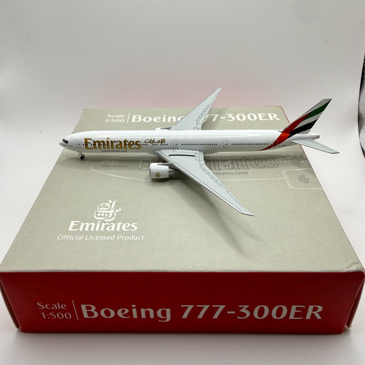Herpa Wings 1:500 Emirates 777-300ER