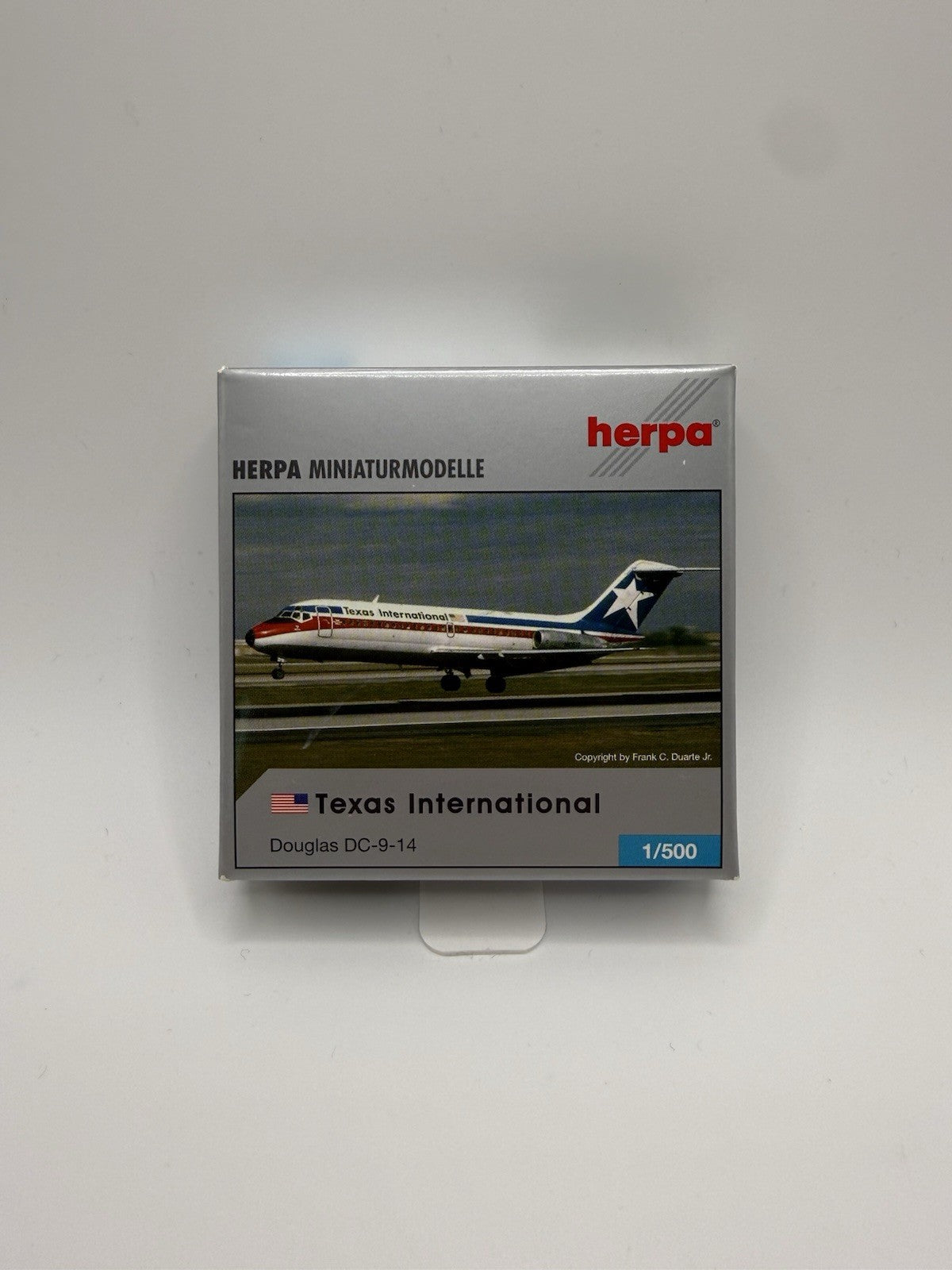 Herpa Wings 1:500 Texas International DC-9
