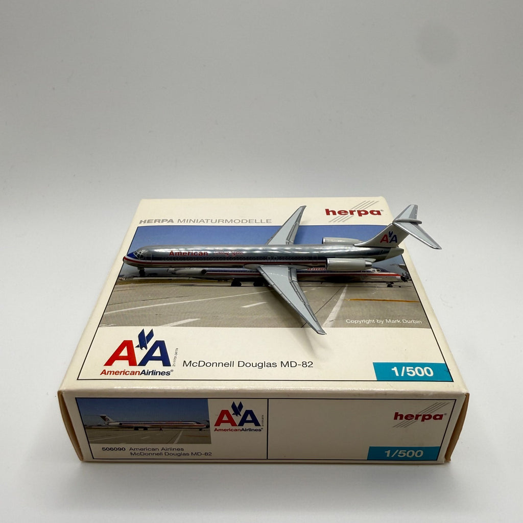 Herpa Wings 1:500 American Airlines MD-82