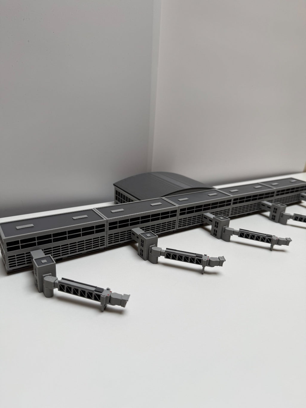 für Herpa Wings 1:500 Terminal Flughafen Airport with Jet bridges Set