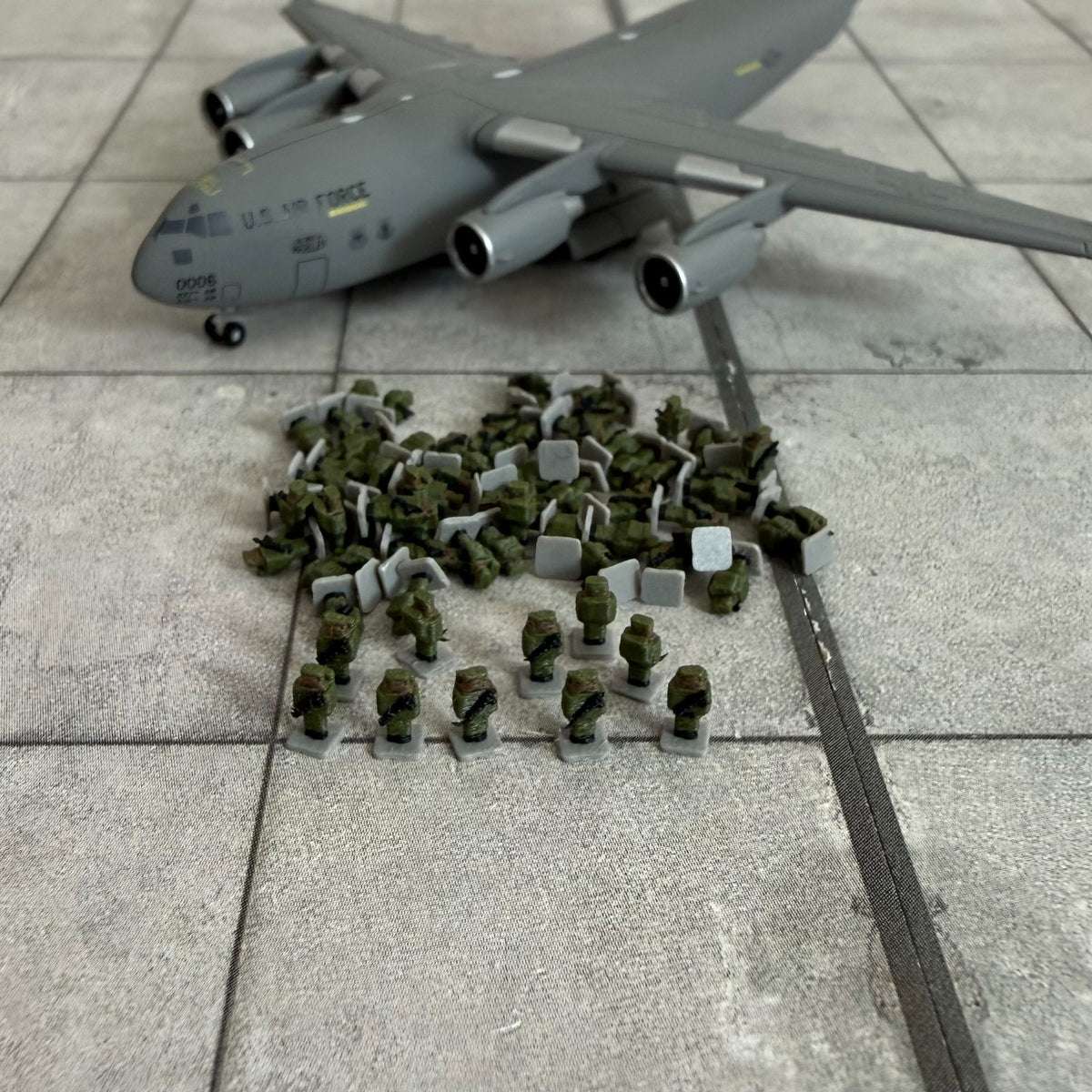 für Herpa Wings 1:500 / 1:400 60x Soldaten Soldiers Military SWAT