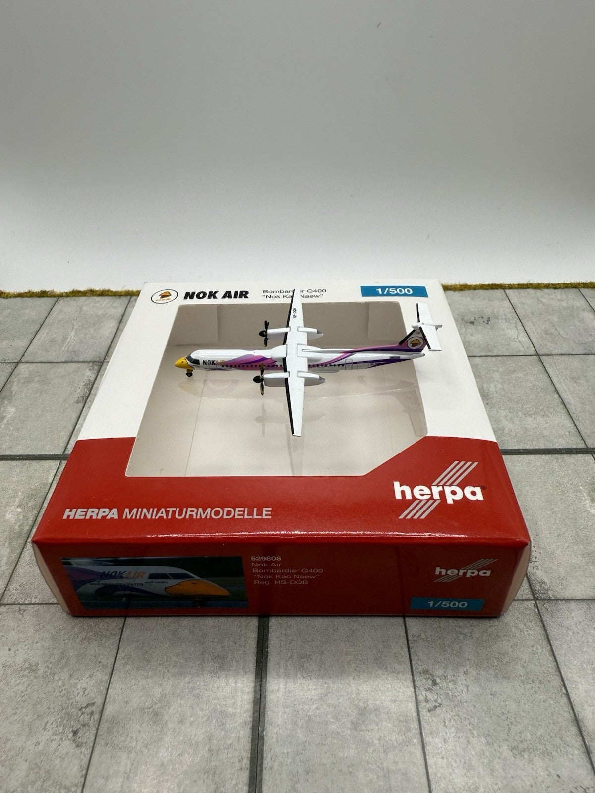 Herpa Wings 1:500 NOK Air Dash 8 A400