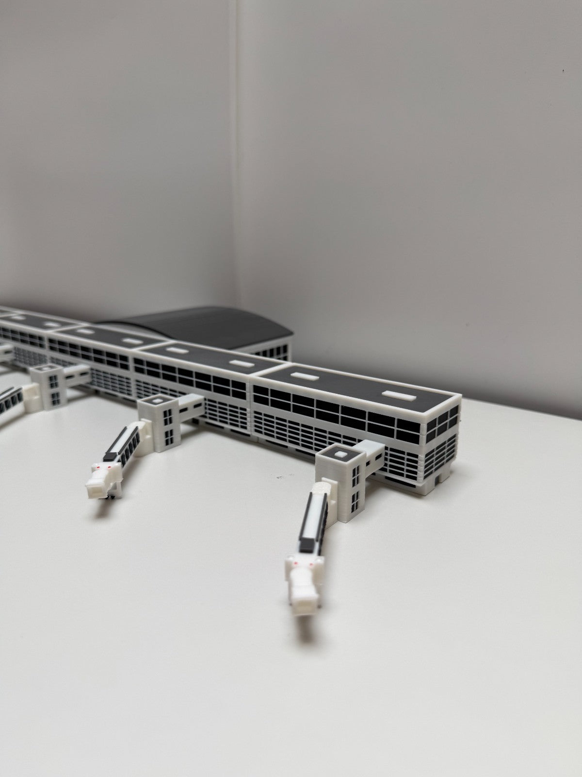 für Herpa Wings 1:500 Terminal Flughafen Airport with Jet bridges Set