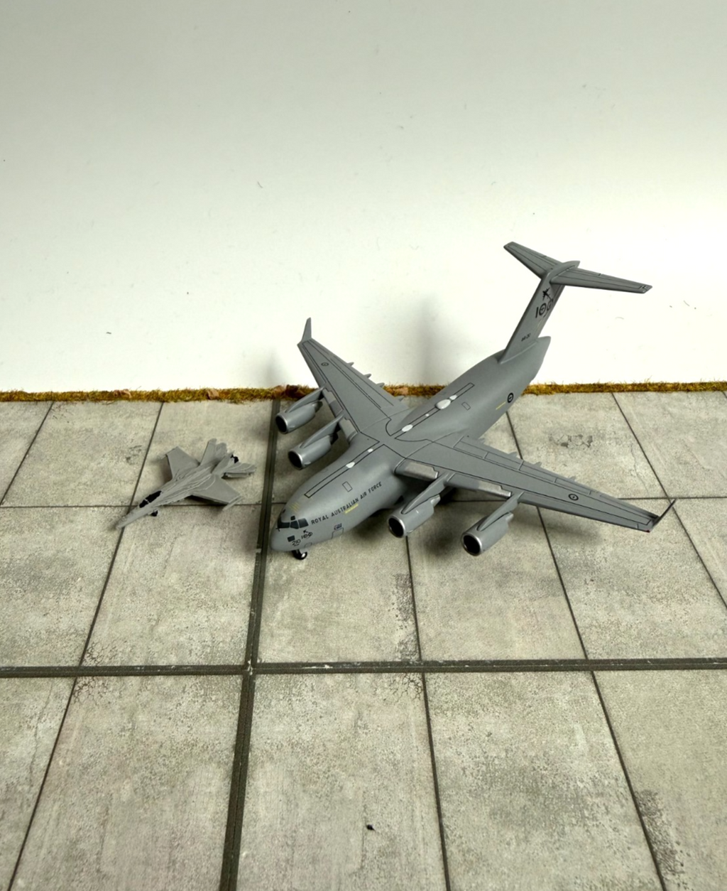 für Herpa 1:500 5x F18 Kampfjet Fighter Jet Military / GSE