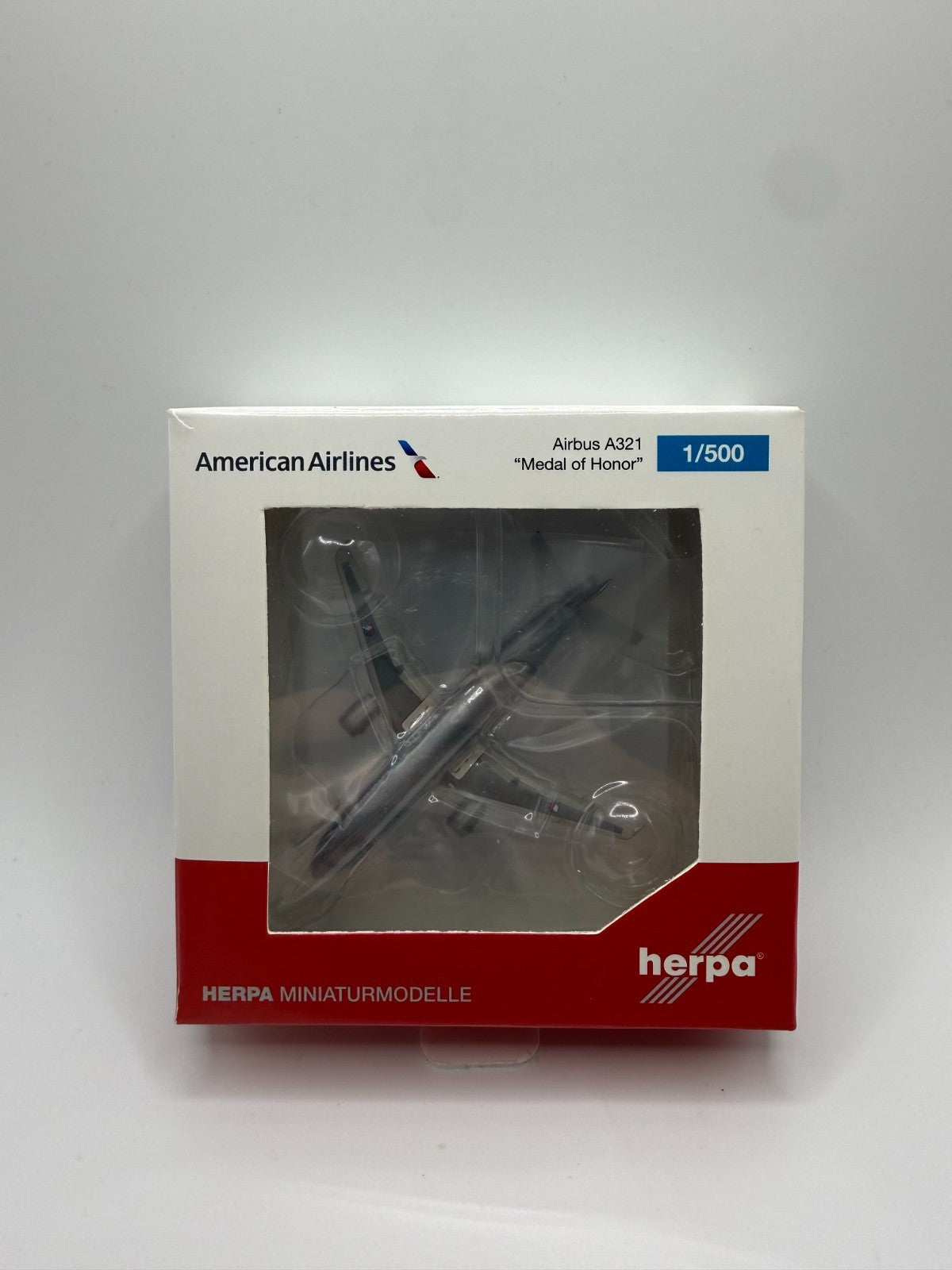 Herpa Wings 1:500 American Airlines A321 Medal of Honor