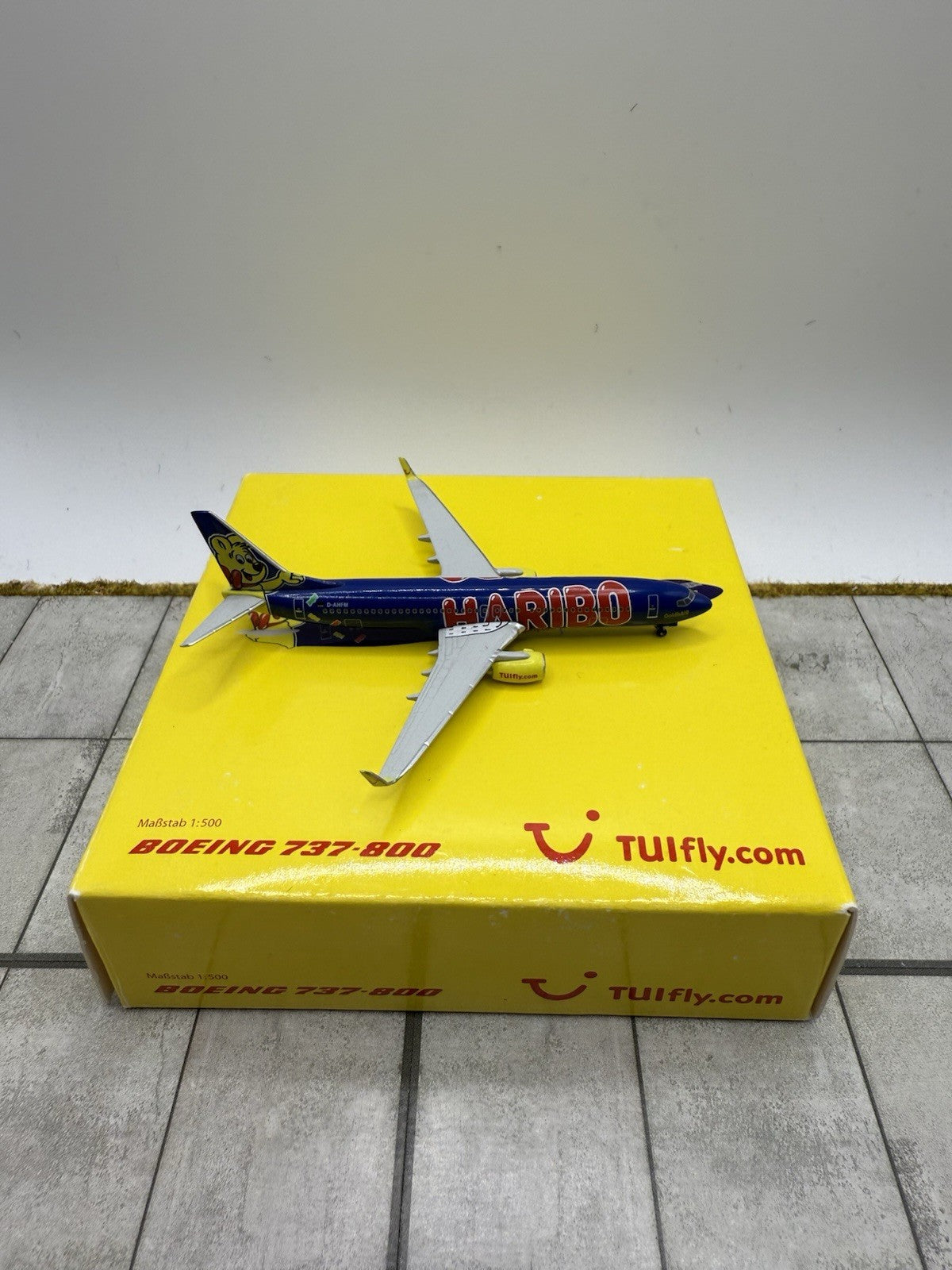 Herpa Wings 1:500 TUI 737-800 Haribo