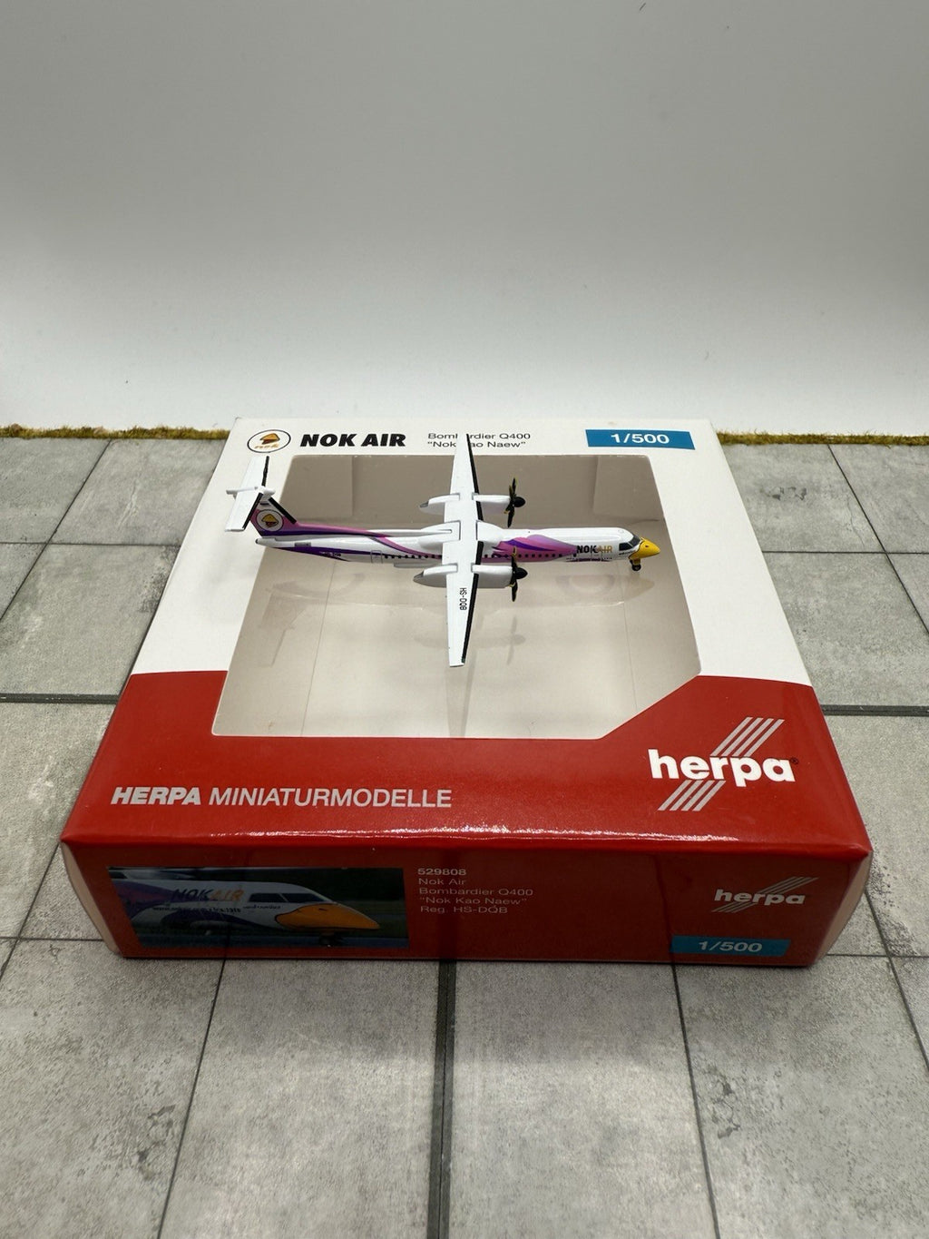 Herpa Wings 1:500 NOK Air Dash 8 A400