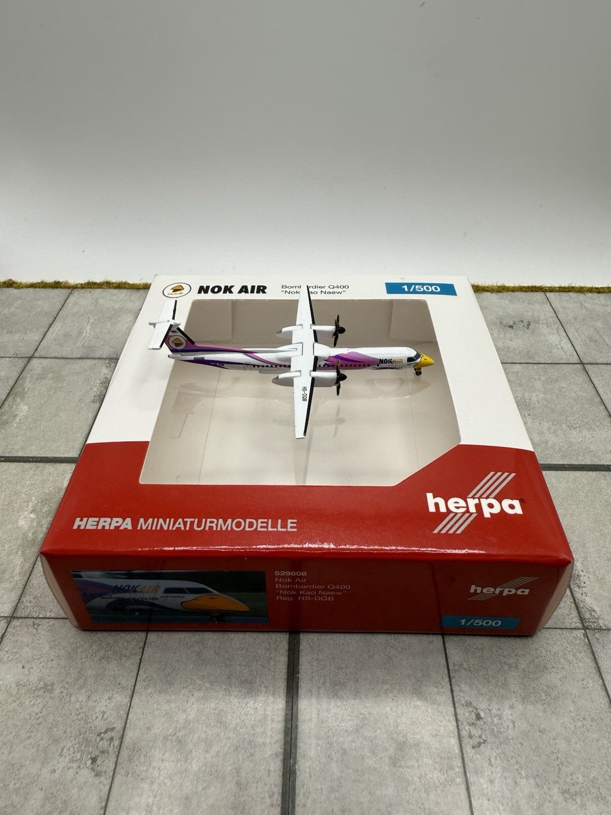 Herpa Wings 1:500 NOK Air Dash 8 A400