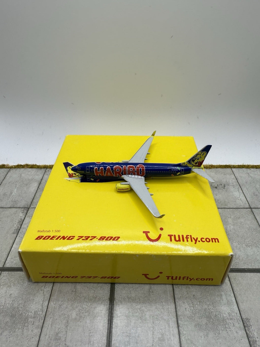 Herpa Wings 1:500 TUI 737-800 Haribo