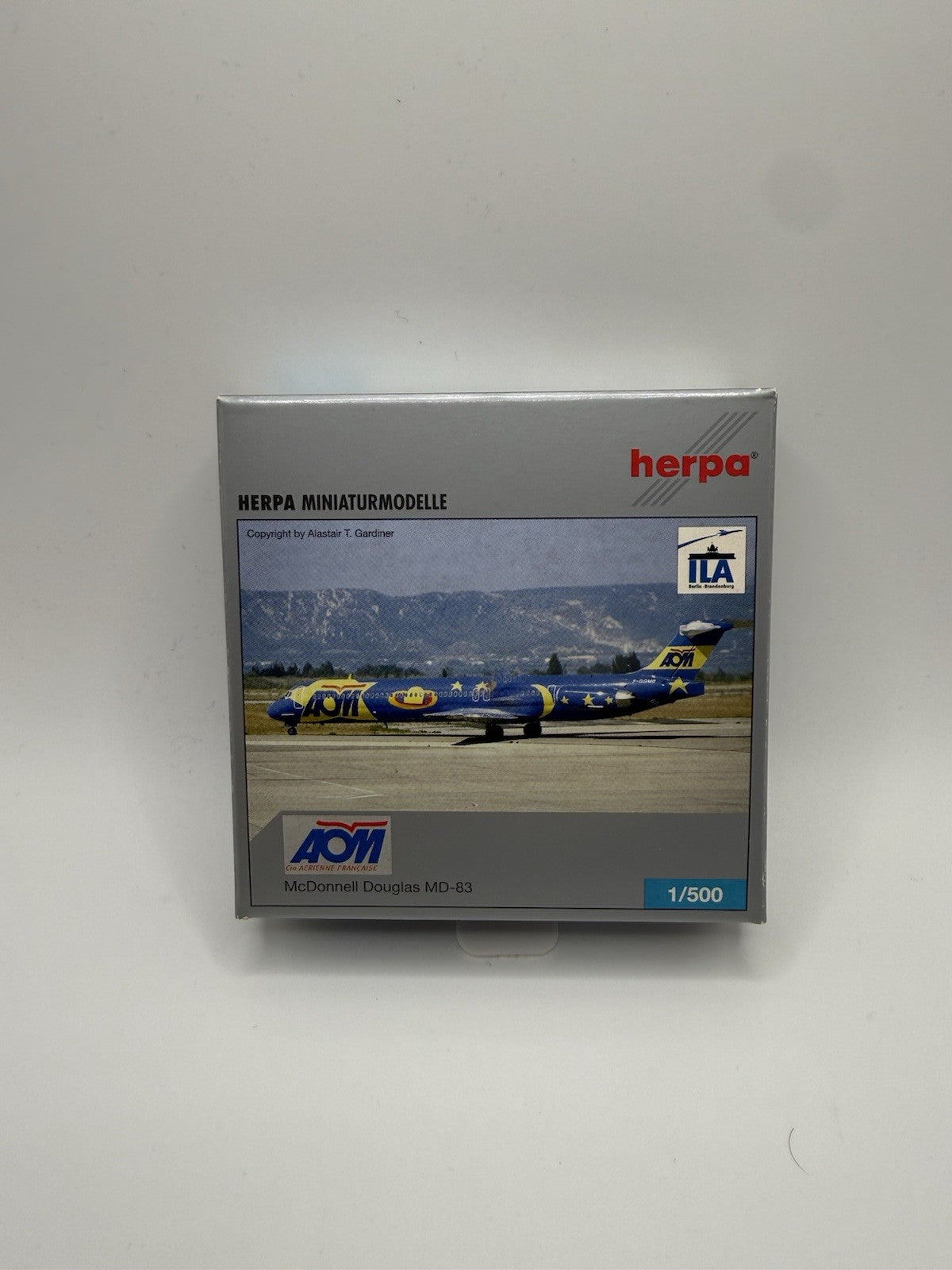 Herpa Wings 1:500 AOM MD-83