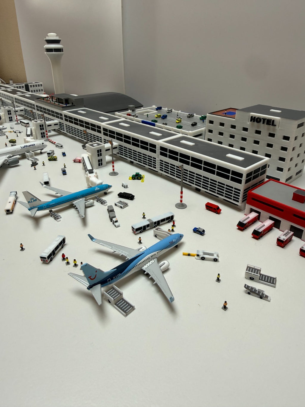 für Herpa Wings 1:500 Full Airport Set Flughafen Terminal GSE