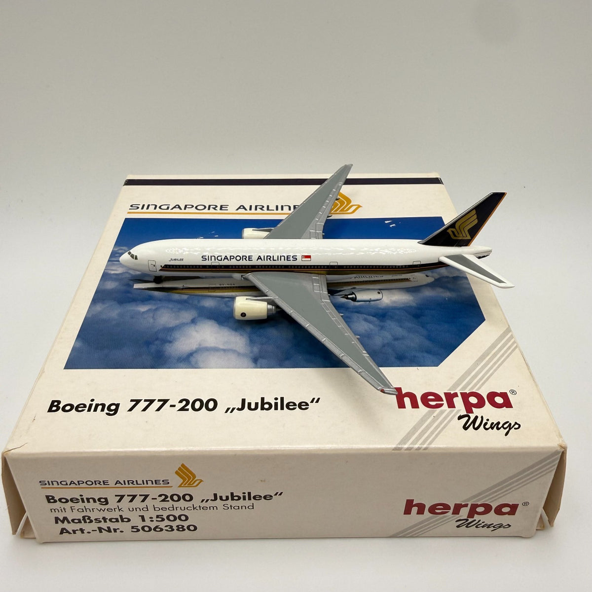Herpa Wings 1:500 Singapore Airlines 777-200 Jubilee OG