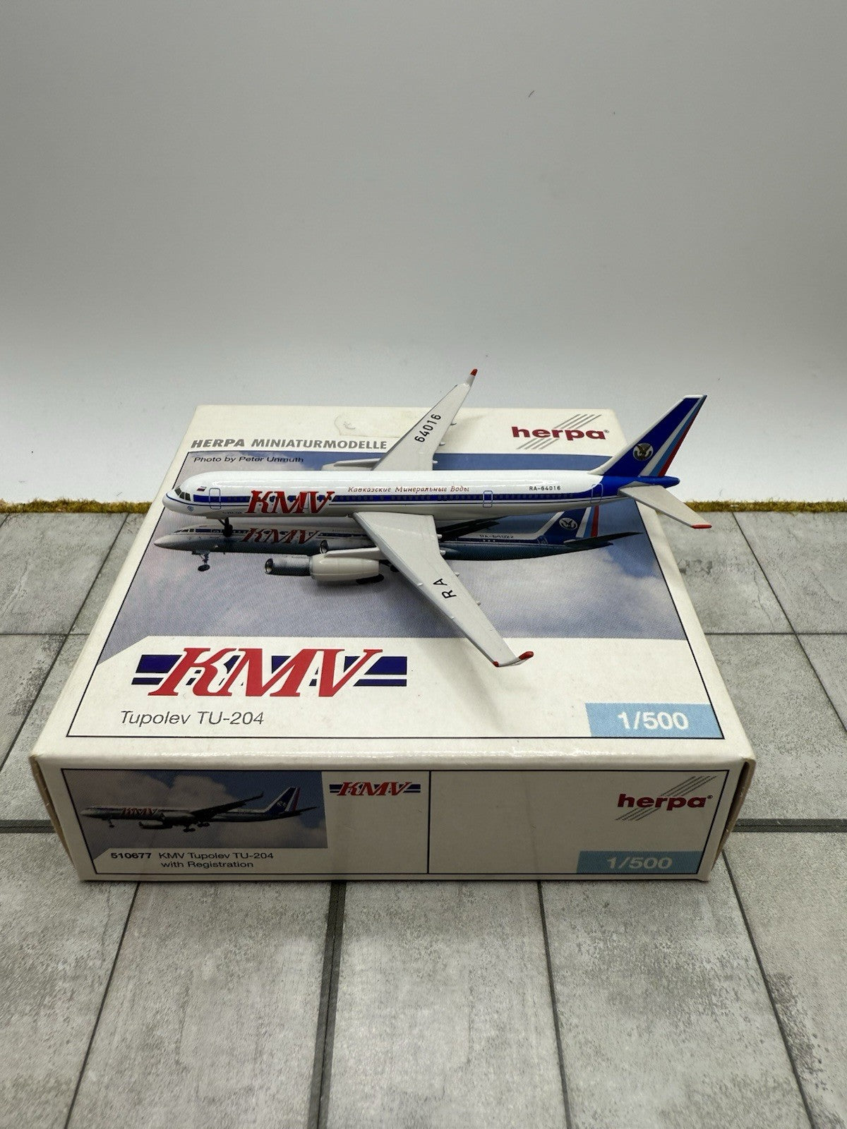Herpa Wings 1:500 KMV Tu-204