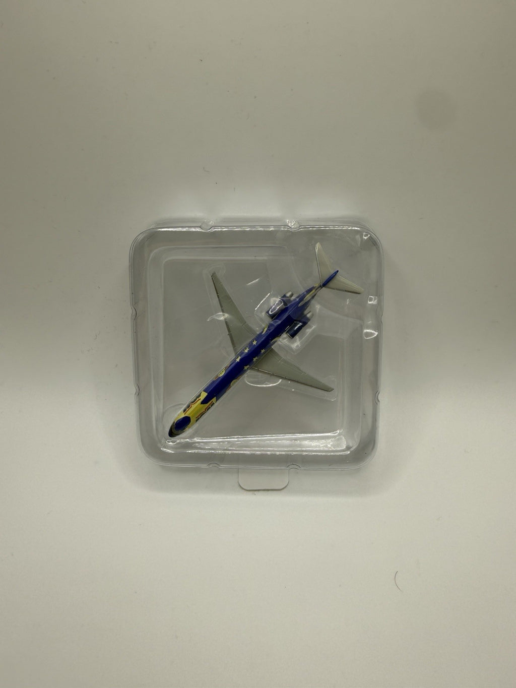 Herpa Wings 1:500 AOM MD-83