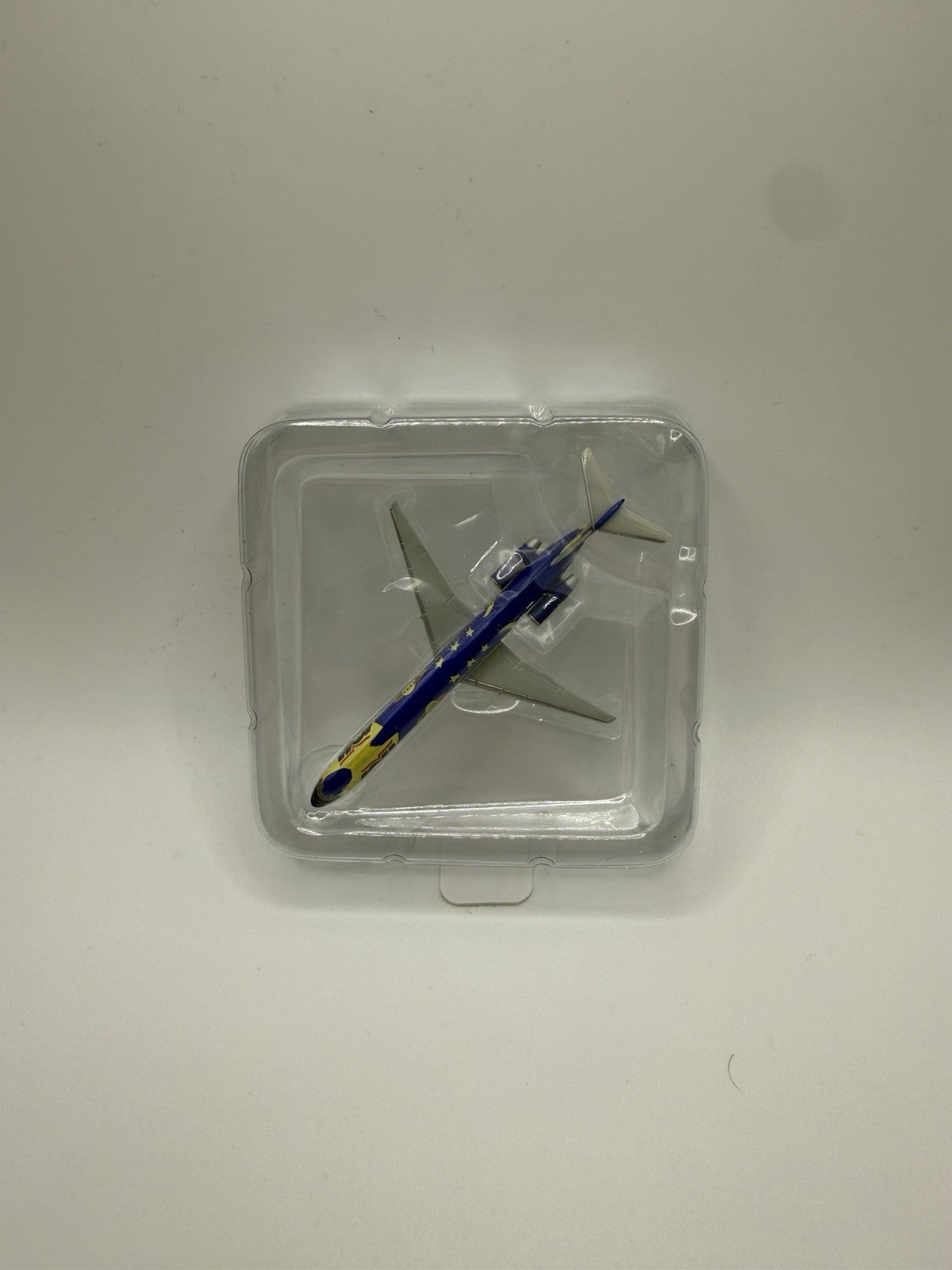 Herpa Wings 1:500 AOM MD-83
