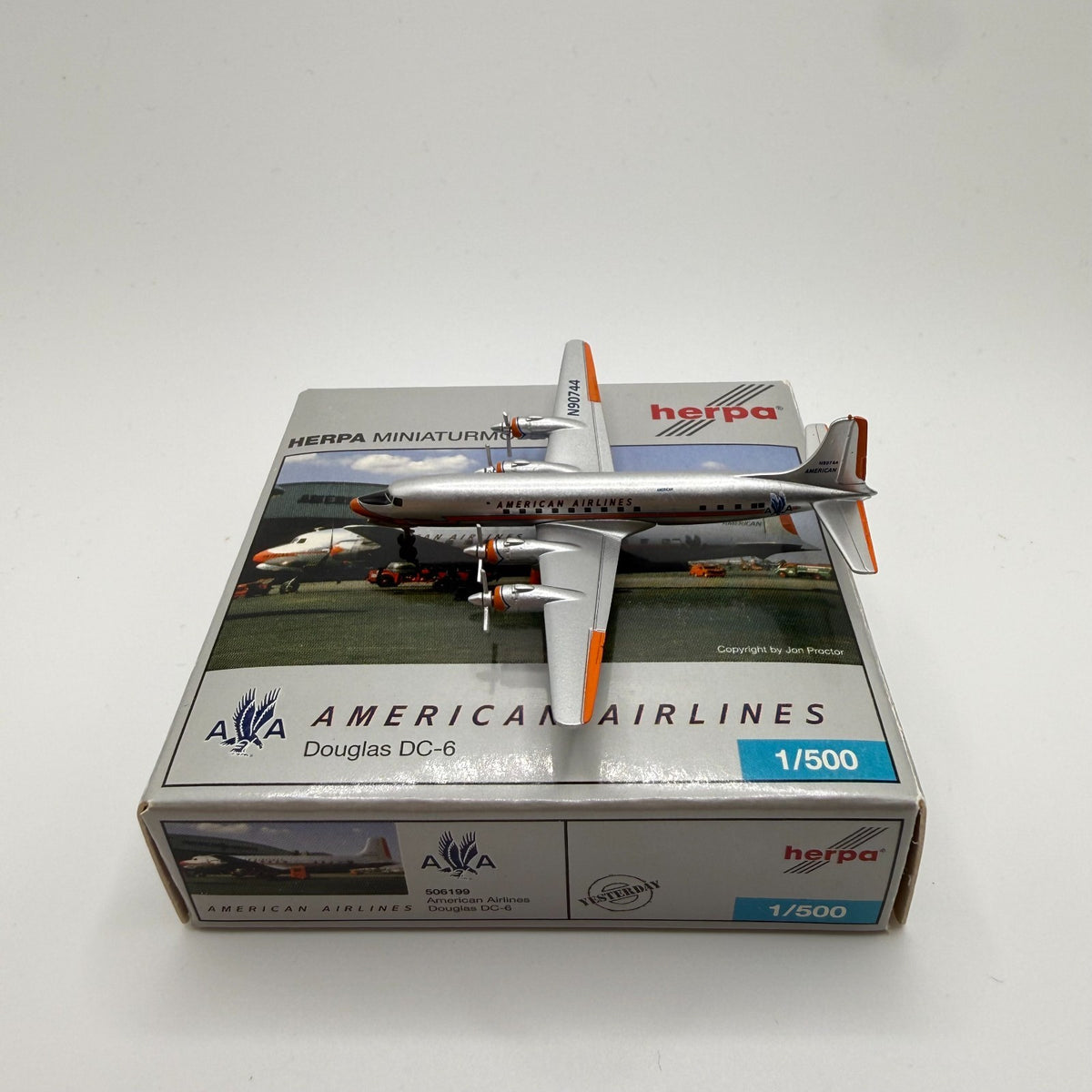 Herpa Wings 1:500 American Airlines DC-6