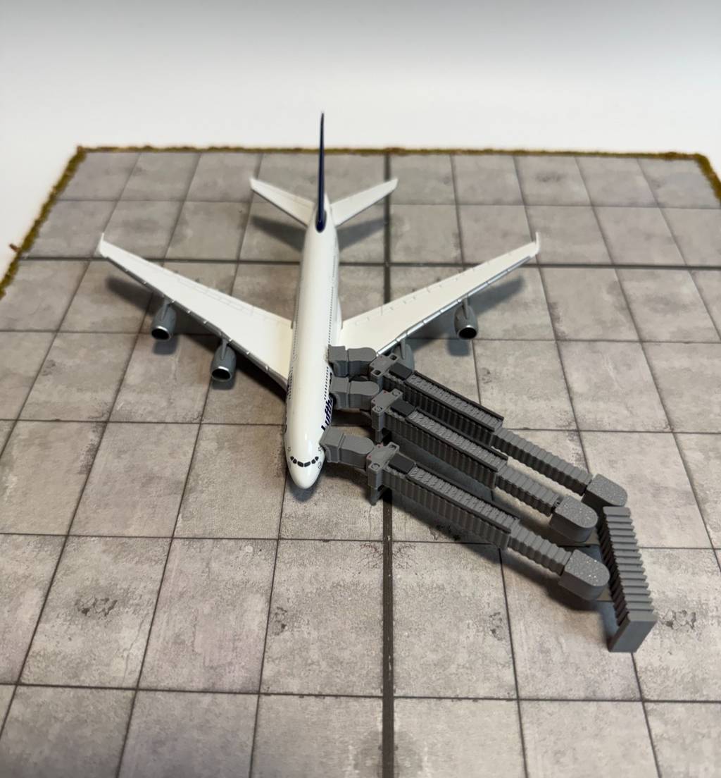 für Herpa Wings 1:500 / 1:400 5x Fluggastbrücken Jet bridges Gangways Zubehör