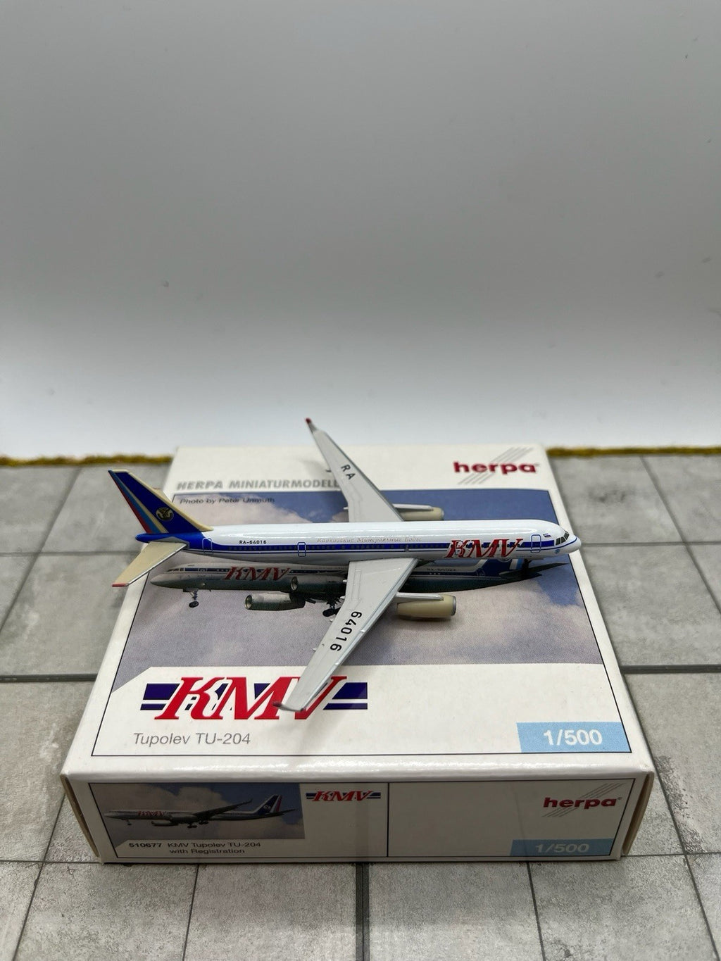 Herpa Wings 1:500 KMV Tu-204