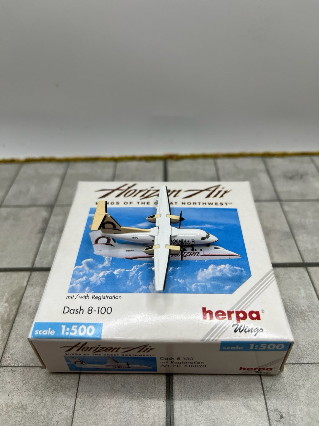 Herpa Wings 1:500 Horizon Dash 8-100