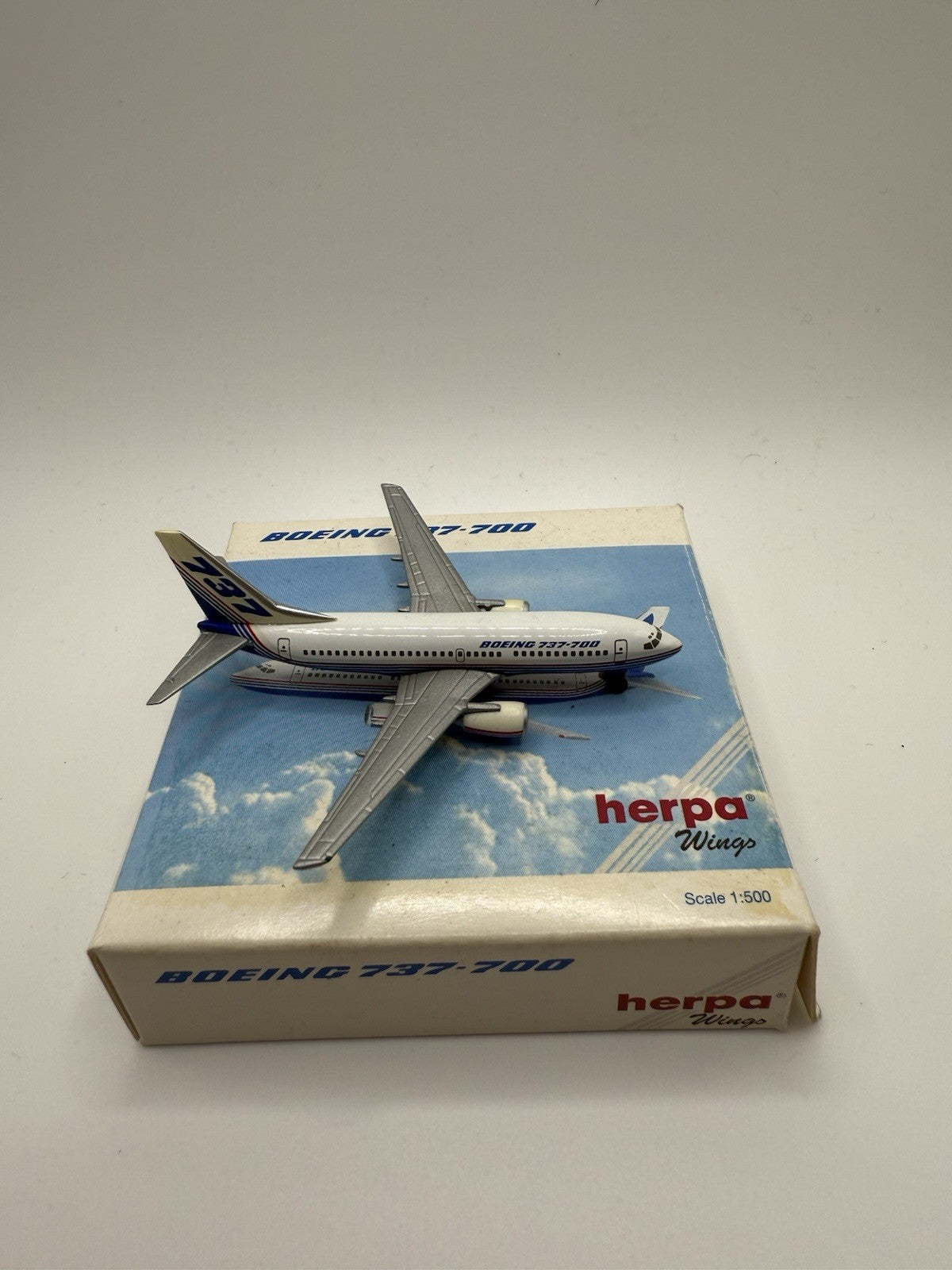 Herpa Wings 1:500 Boeing 737-700