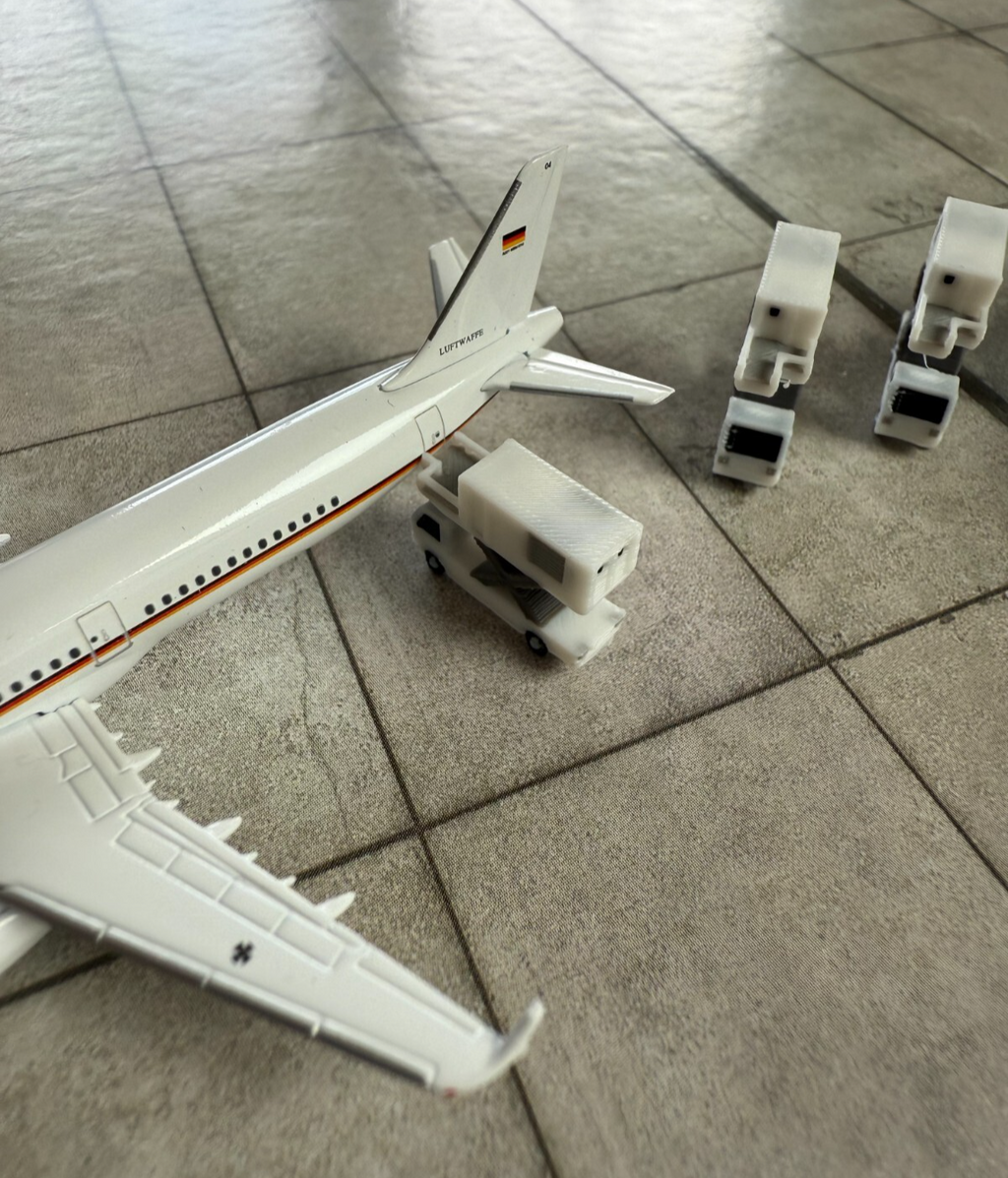 für Herpa Wings 1:500 / 1:400 10x Catering vehicles  GSE / Airport Accessoires