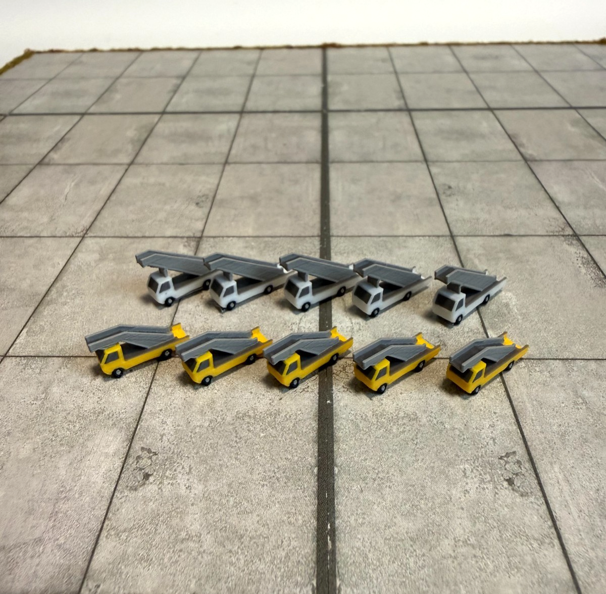 für Herpa Wings 1:500 / 1:400 10x Fluggasttreppen Stairs Set GSE / Airport