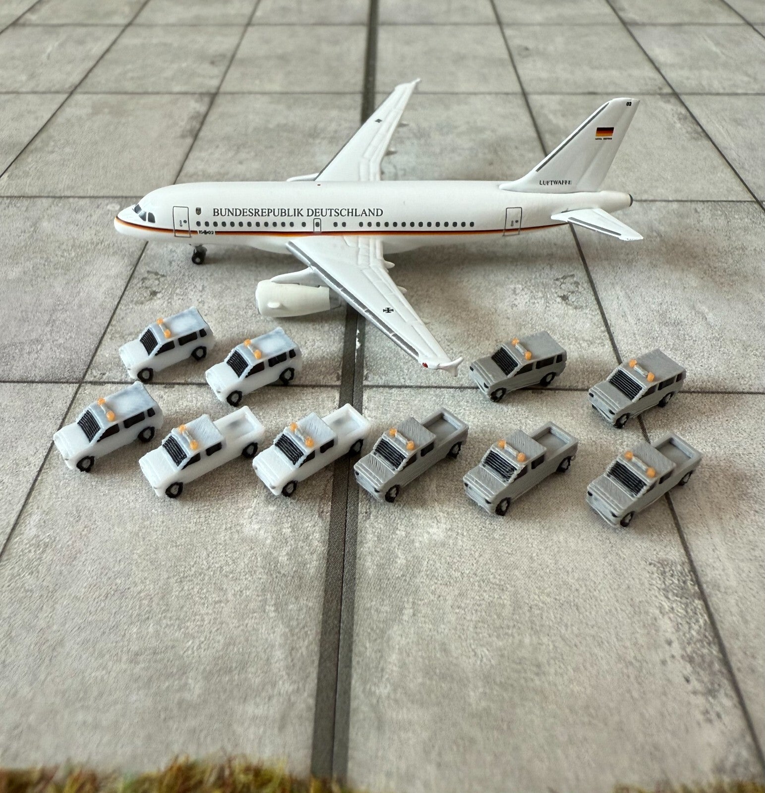 für Herpa Wings 1:500 / 1:400  10x Airport Service vehicles GSE / Accessories