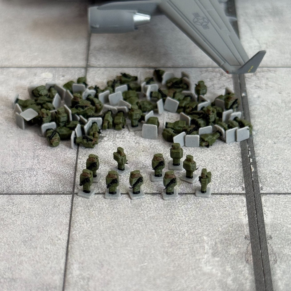 für Herpa Wings 1:500 / 1:400 60x Soldaten Soldiers Military SWAT