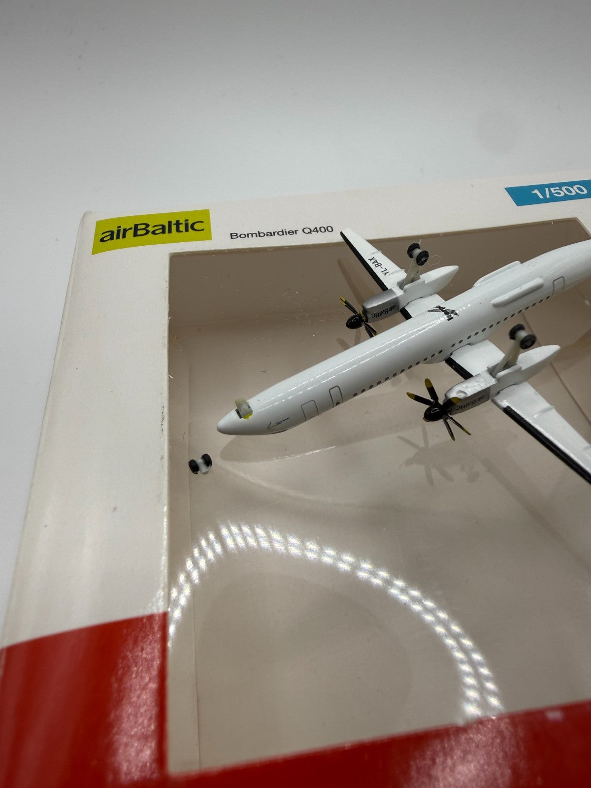 Herpa Wings 1:500 Air Baltic Dash 8 Q400
