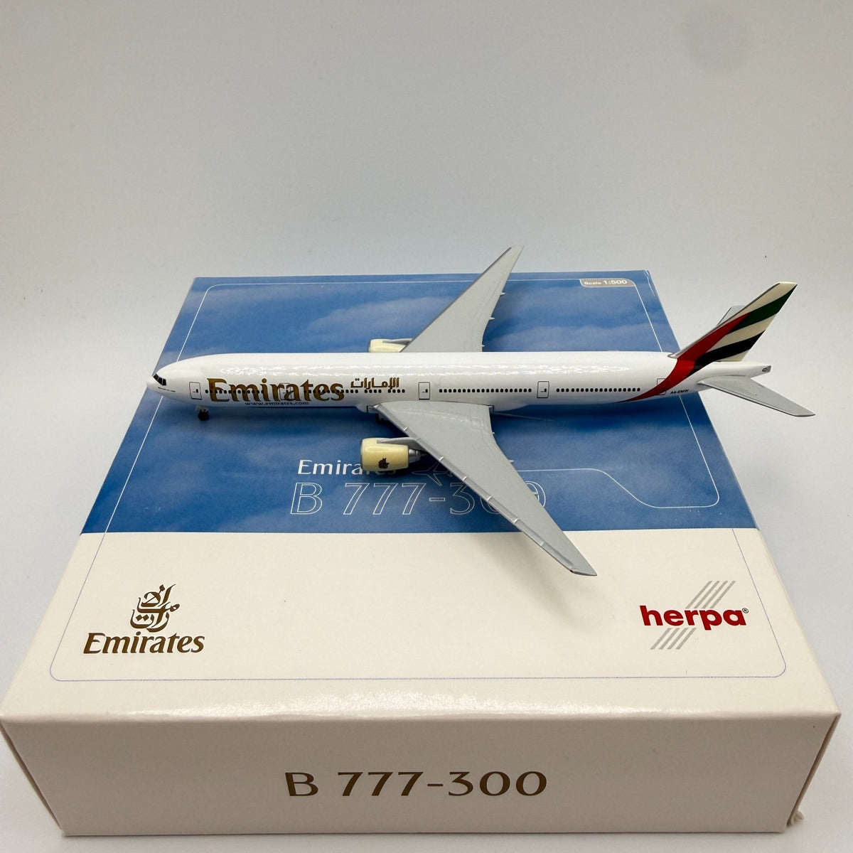 Herpa Wings 1:500 Emirates 777-300ER