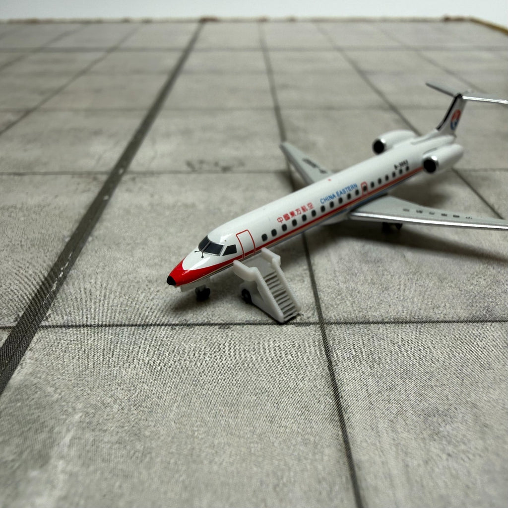 für Herpa Wings 1:500 / 1:400 10x Fluggasttreppen Regional Passenger stair / GSE
