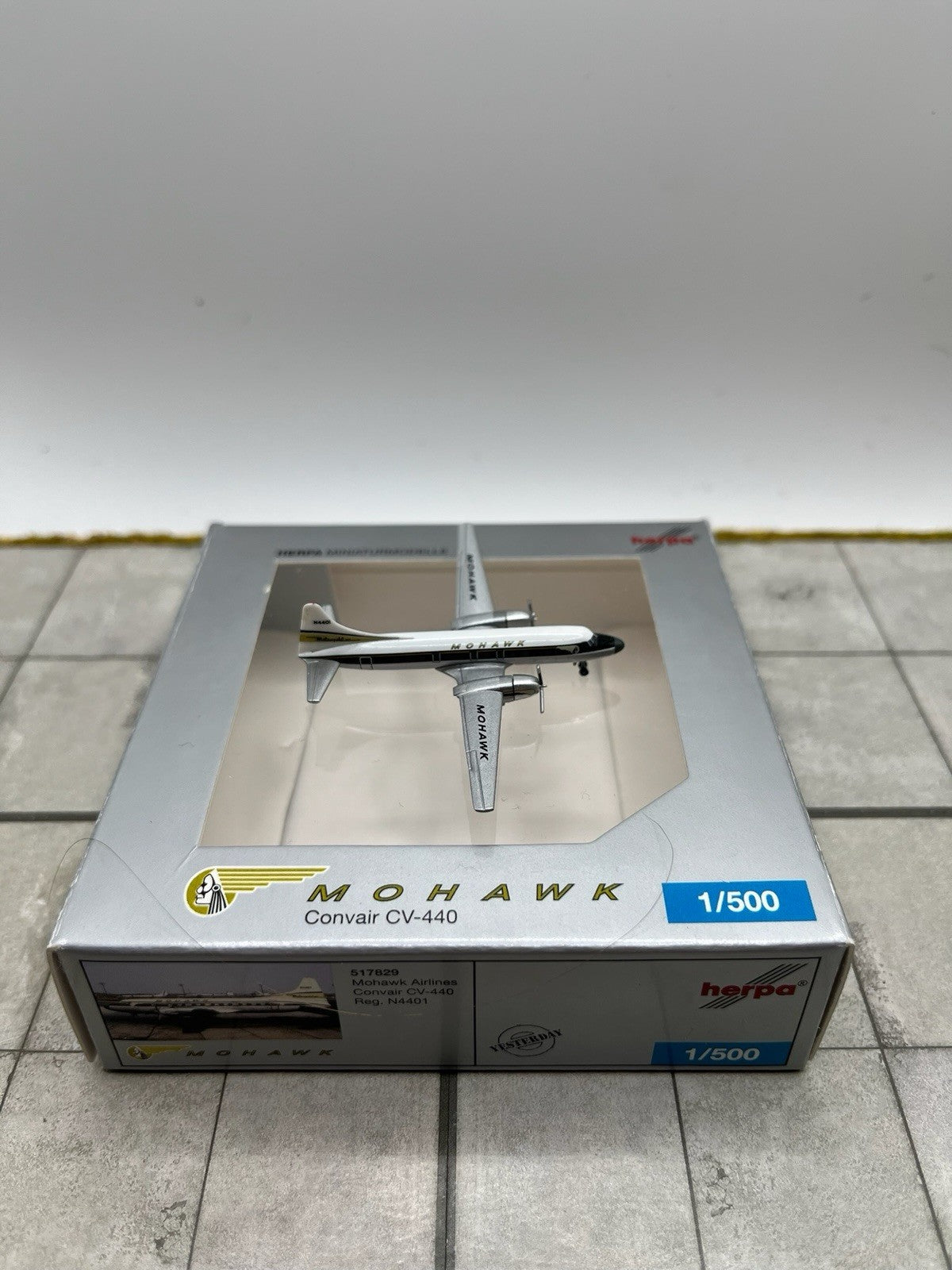 Herpa Wings 1:500 Mohawk Convair CV-440