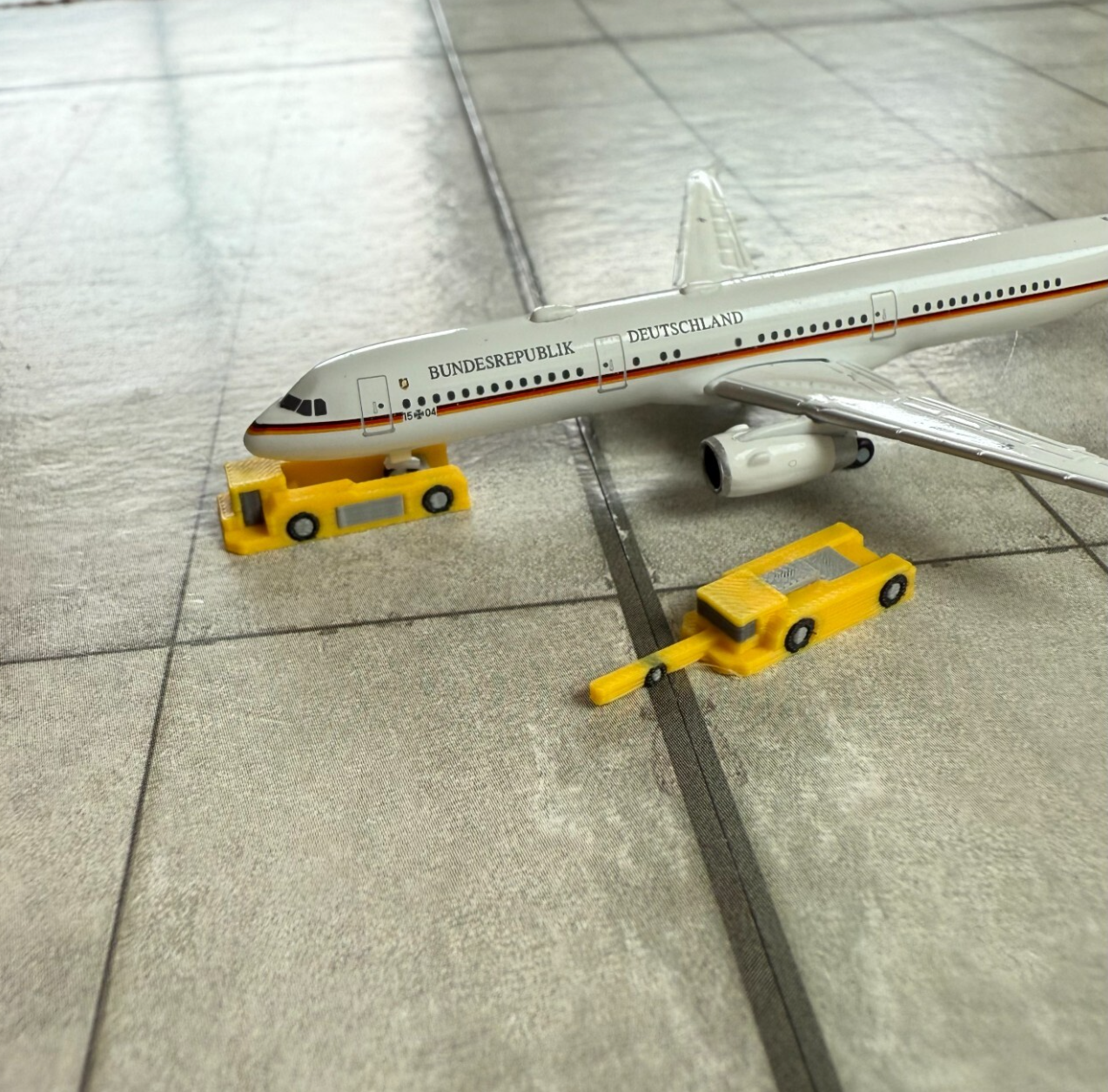 für Herpa Wings 1:500 / 1:400 10x Push back car Schlepper GSE / Airport